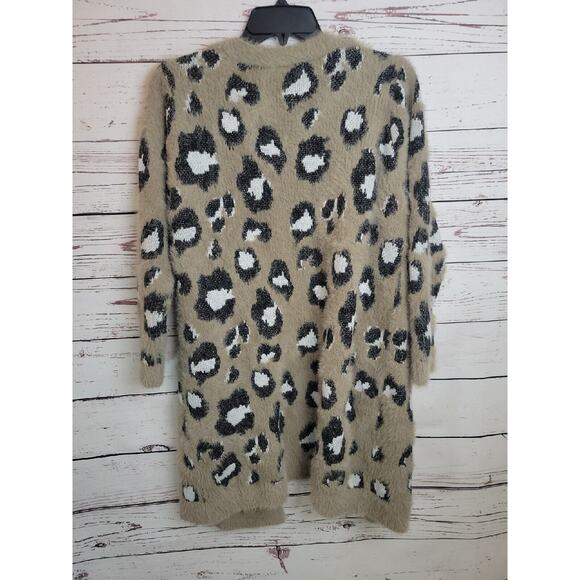 Cozy Co Tan Leopard Print Open Pockets Fuzzy Cardigan Sweater Women's Size 1X/2X - Picture 2 of 9